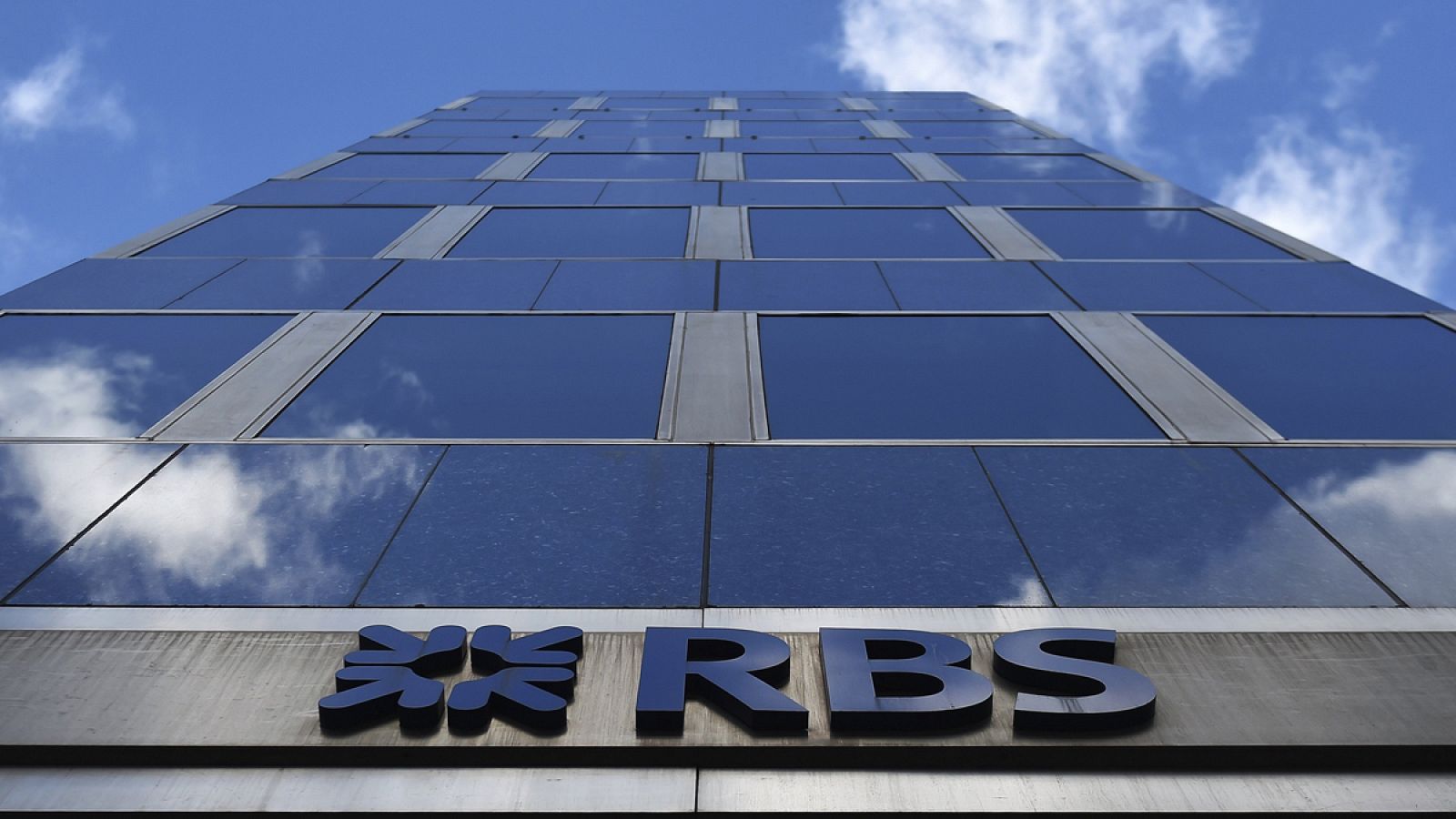El Royal Bank of Scotland anuncia beneficios semestrales por primera vez en tres años
