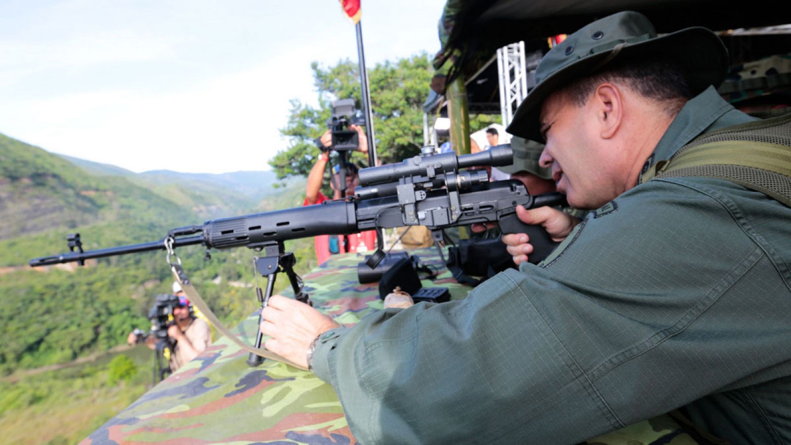 El ministro de Defensa de Venezuela, Vladimir Padrino López, participando en unos ejercicios militares el sábado 26 de agosto de 2017.