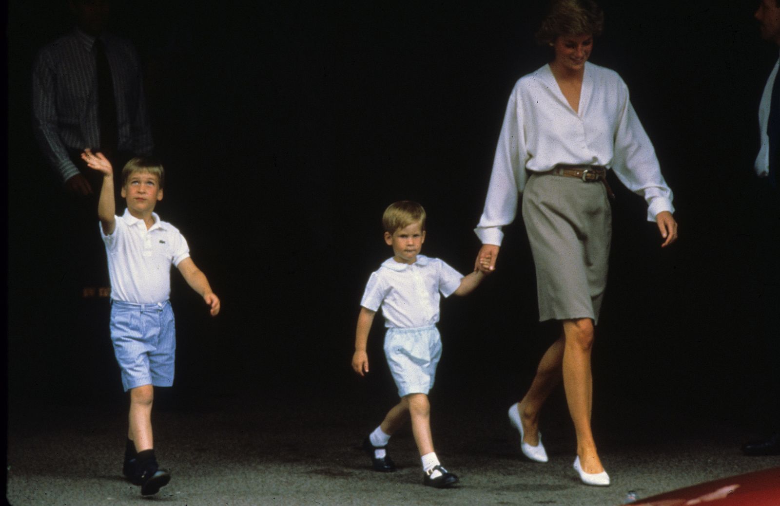 Diana de Gales - La princesa Diana junto a sus hijos, Guillermo y Enrique