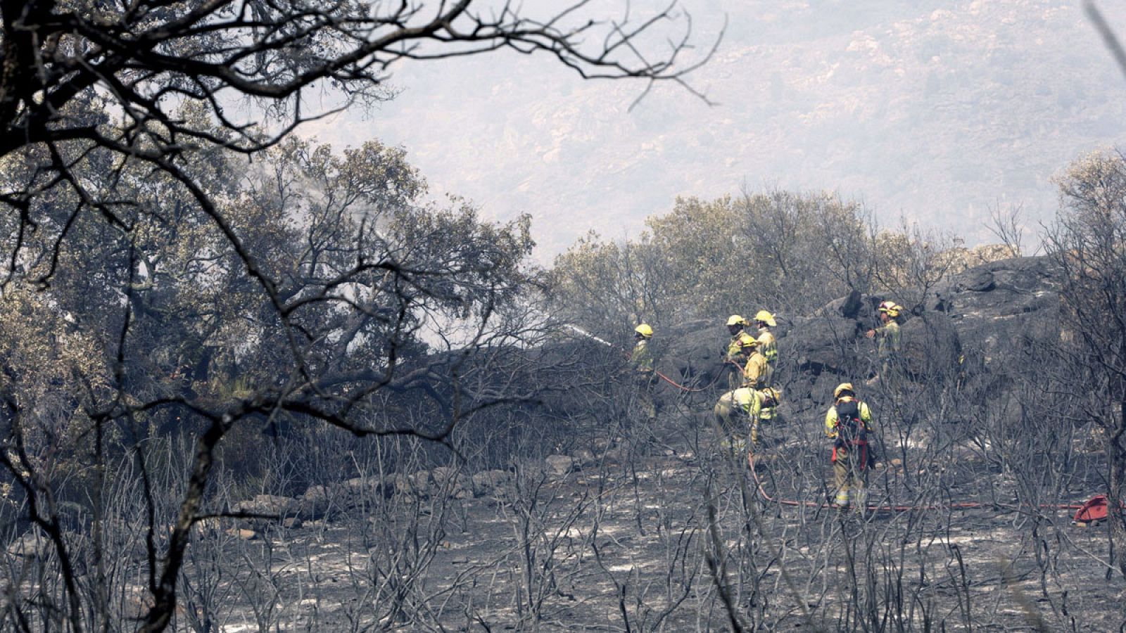 El fuego se ha iniciado a 500 metros de otro foco activo en Fermoselle