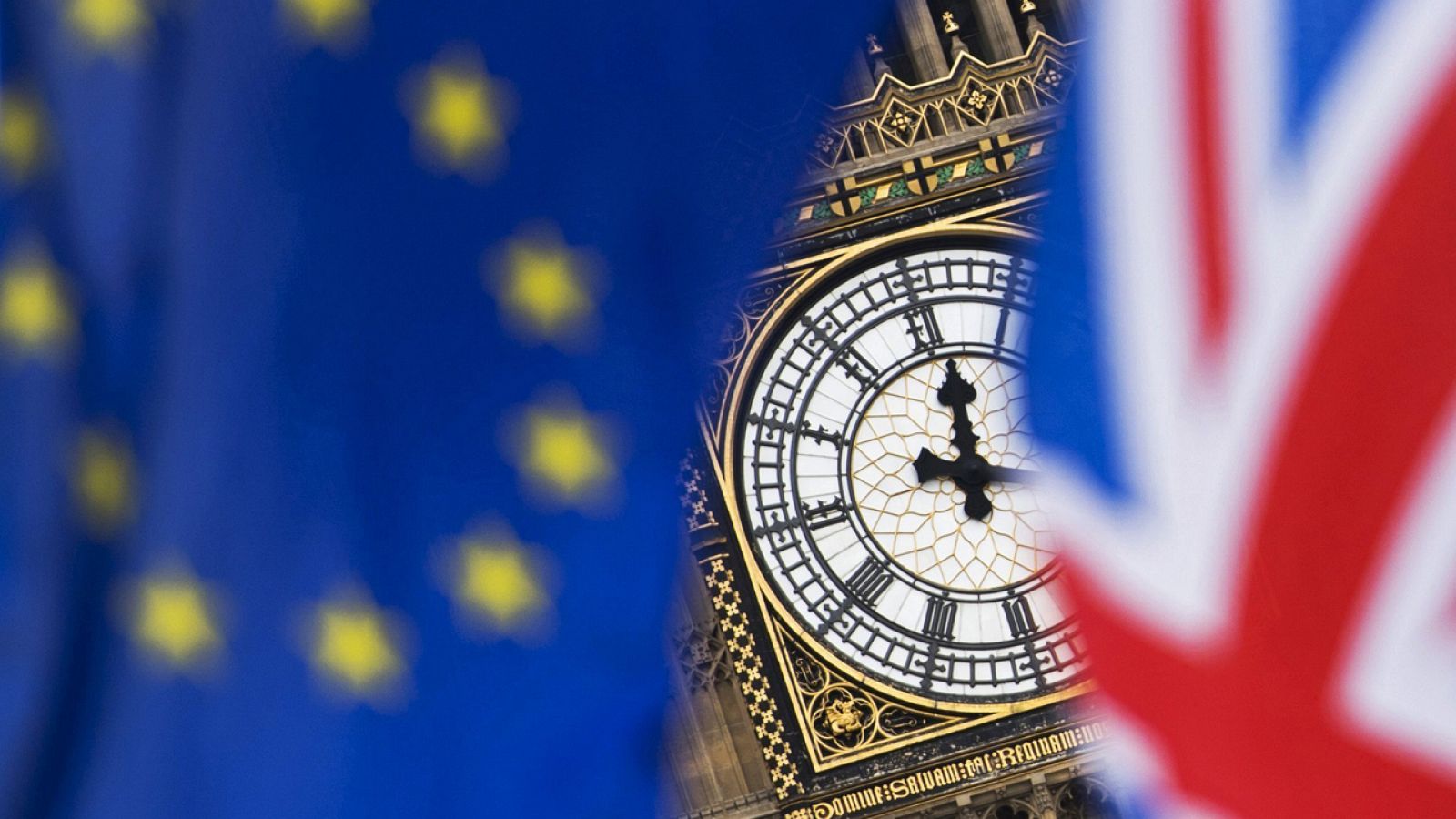 Banderas agitadas en protestas contra el 'Brexit' en Londres