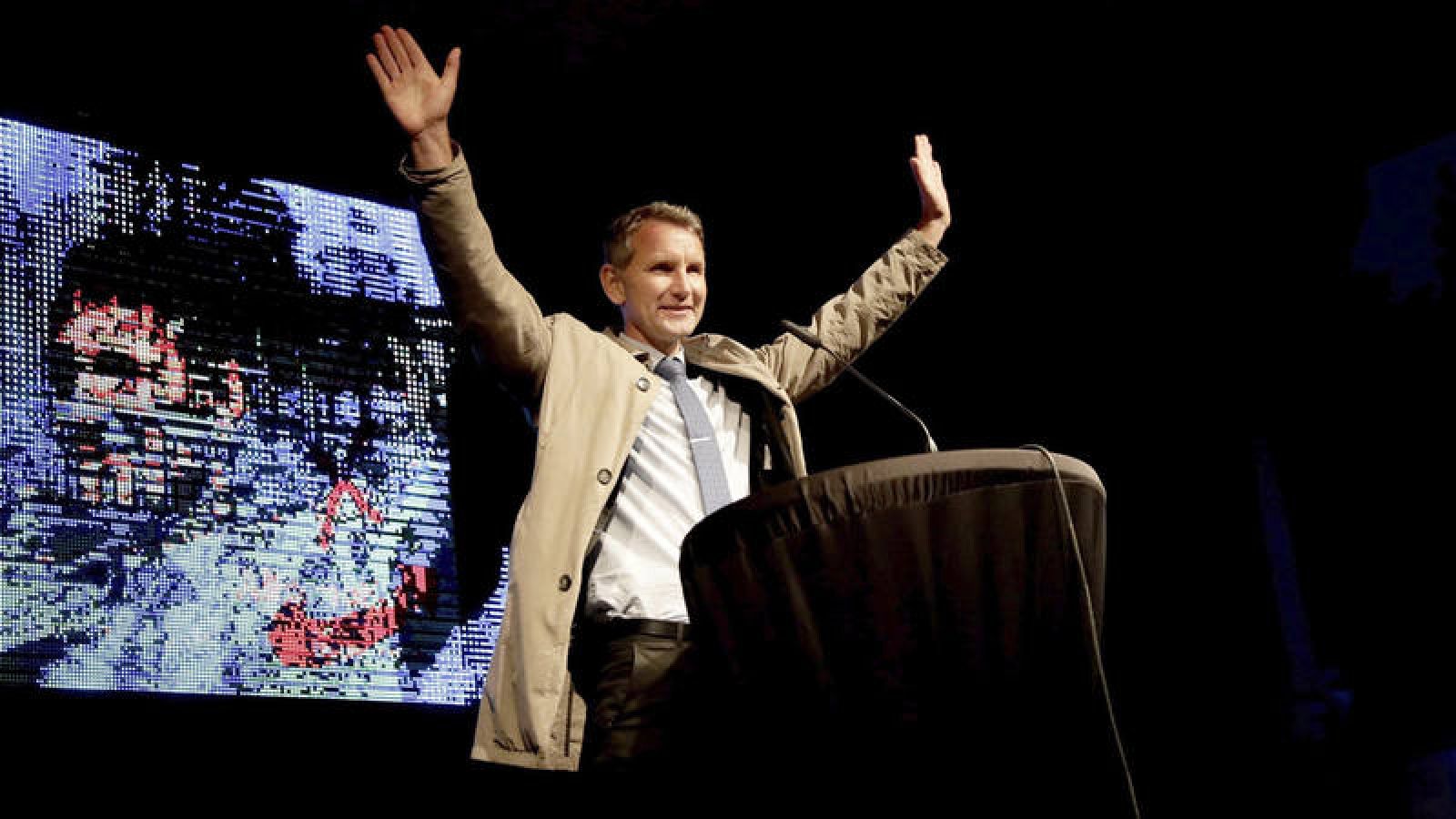  El político alemán miembro de la Alternativa para Alemania (AfD) da un discurso durante una manifestación en Magdeburgo, en Alemania.