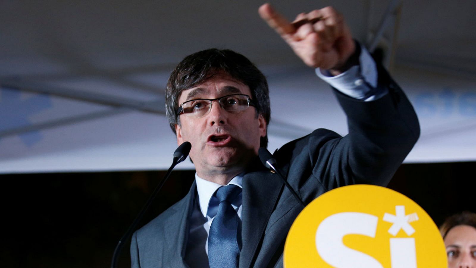 El presidente catalán, Carles Puigdemont, en un acto de la campaña pro-referéndum en Girona