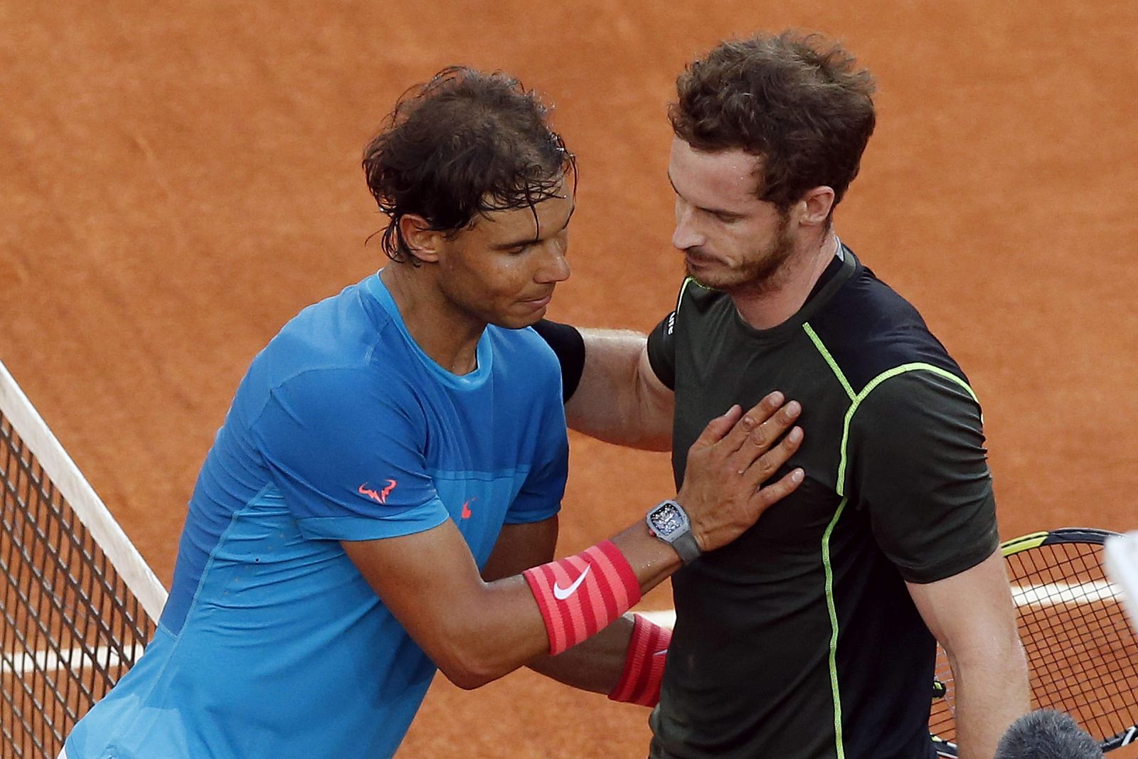 Nadal y Murray se saludan tras un partido en 2015