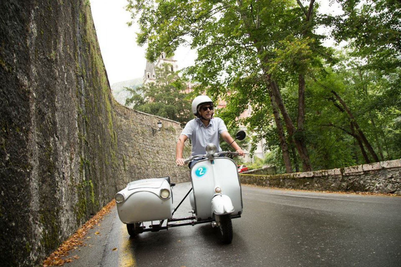 El ilusionista Miguelillo recorre España en 'Un país mágico'