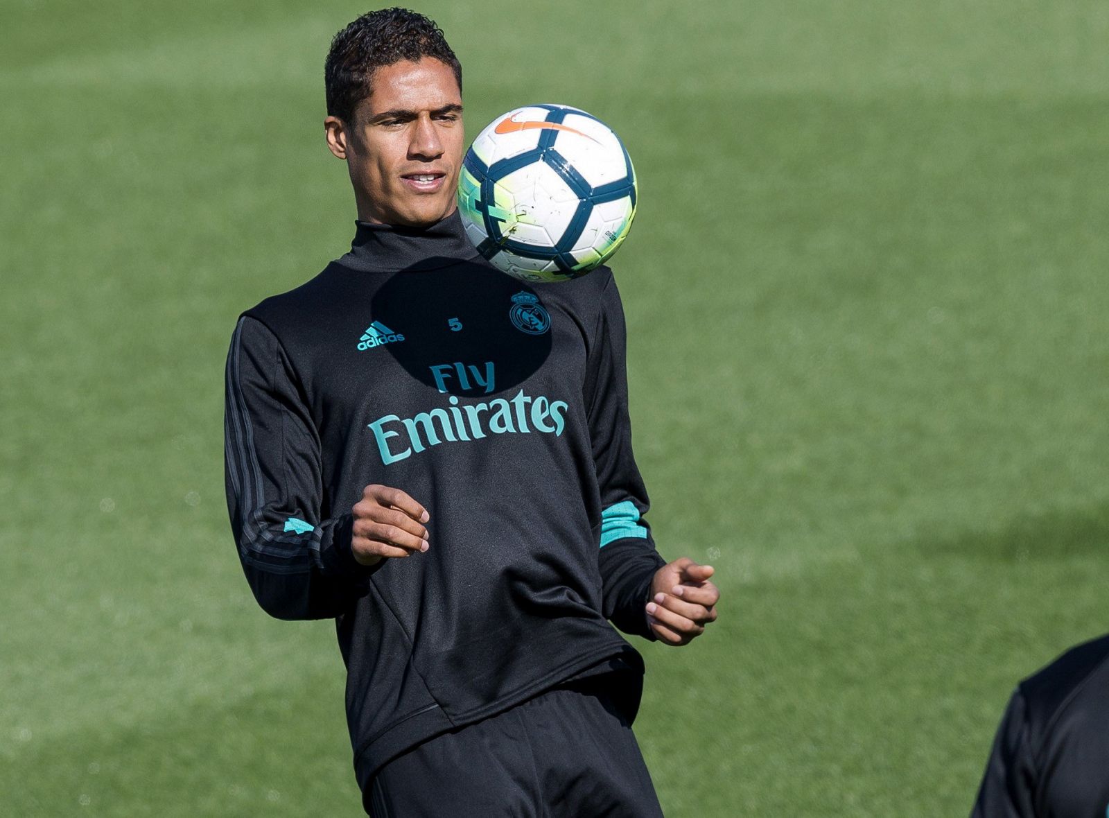 Varane, en un entrenamiento del Real Madrid