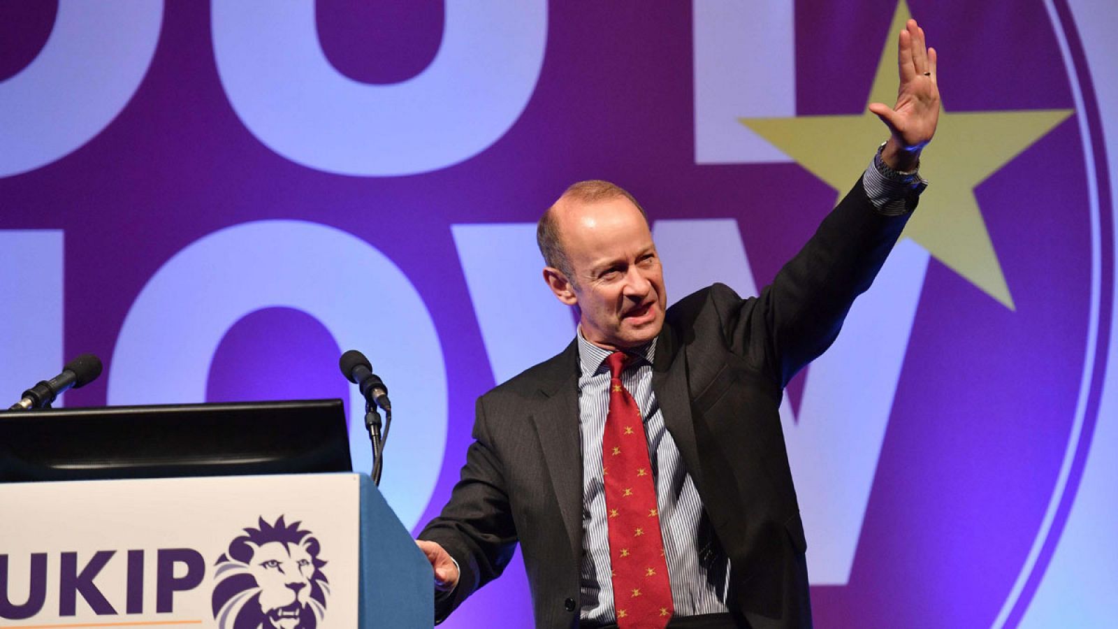 El militar Henry Bolton, elegido nuevo líder del partido eurófobo británico UKIP