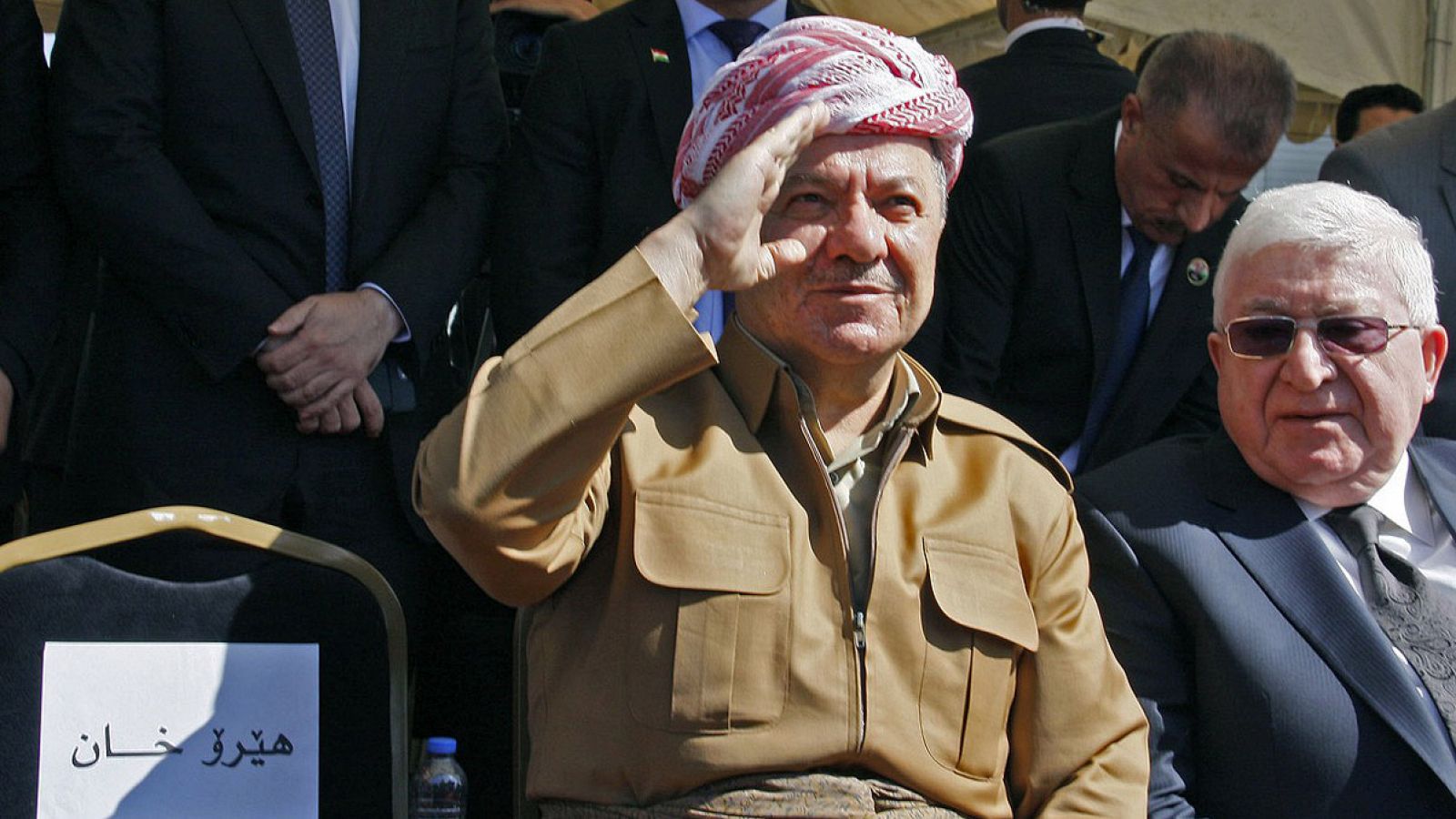 El líder iraquí Massud Barzani (izquierda) junto al presidente iraquí Fuad Massum, en el funeral por el expresidente Yalal Talabani, el pasado 6 de octubre.