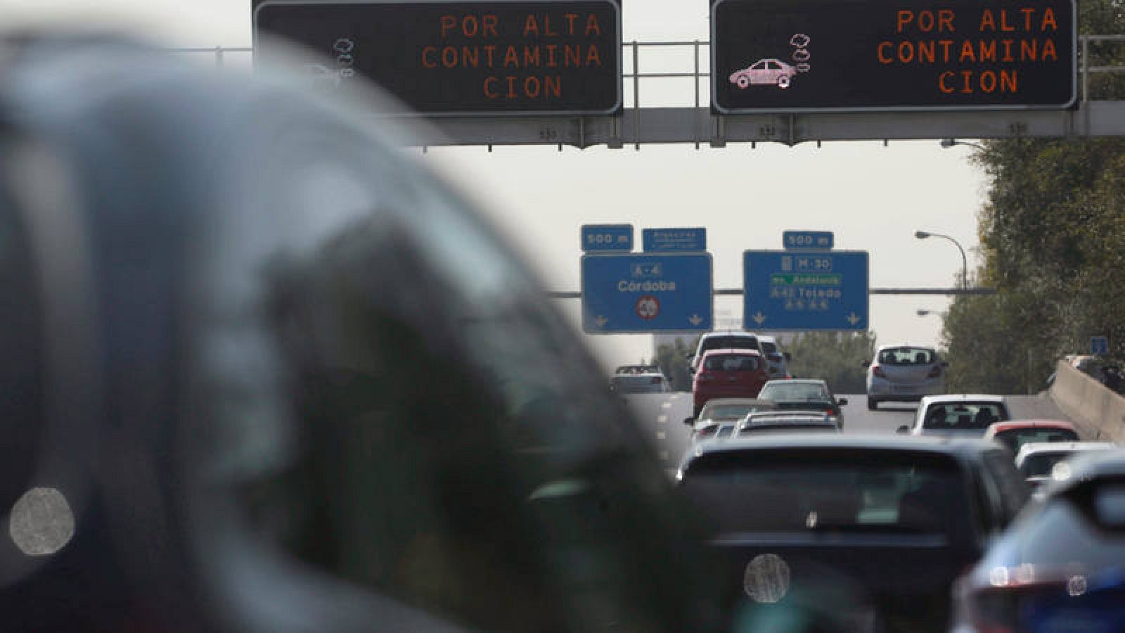 Imagen de archivo de coches circulando por la M-30 de Madrid