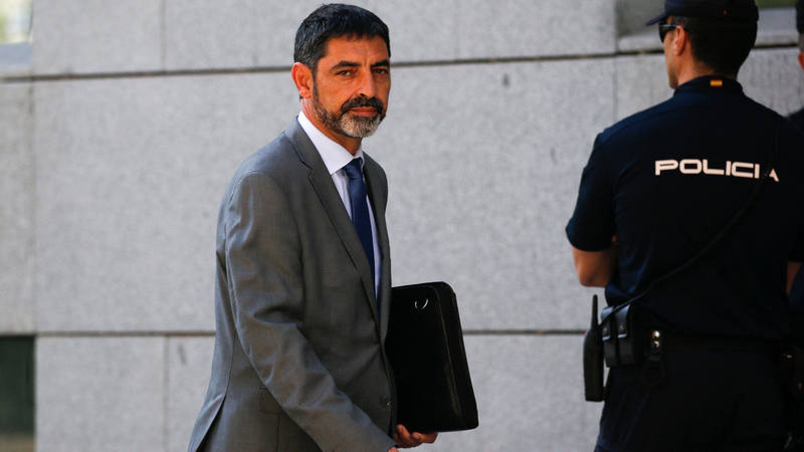 El mayor de los Mossos d'Esquadra, Josep Lluis Trapero, saliendo de la Audiencia Nacional