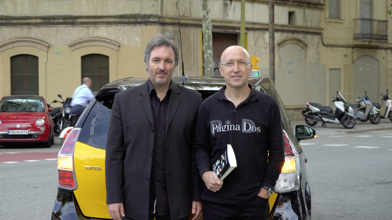 Según el escritor Carlos Zanón, a lo largo de la novela "Taxi" conoceremos a las mujeres de Sandino, la del pasado, presente y quizás la del futuro