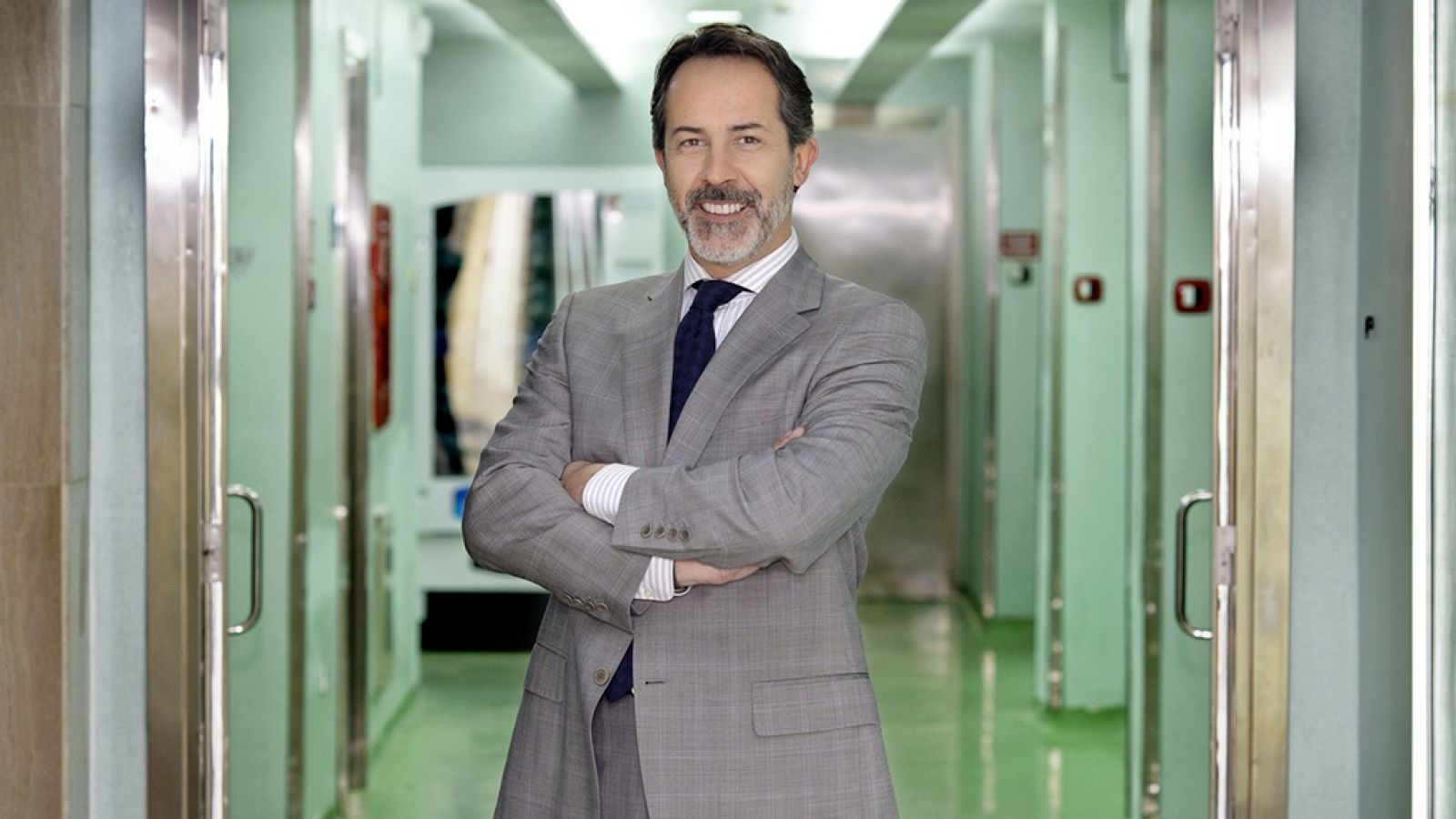 José Navar es el Dr. Landó en Centro Medico.