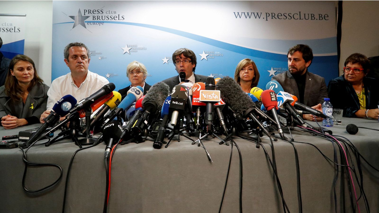 Rueda de prensa en Bruselas de Carles Puigdemont con cinco de sus exconsejeros