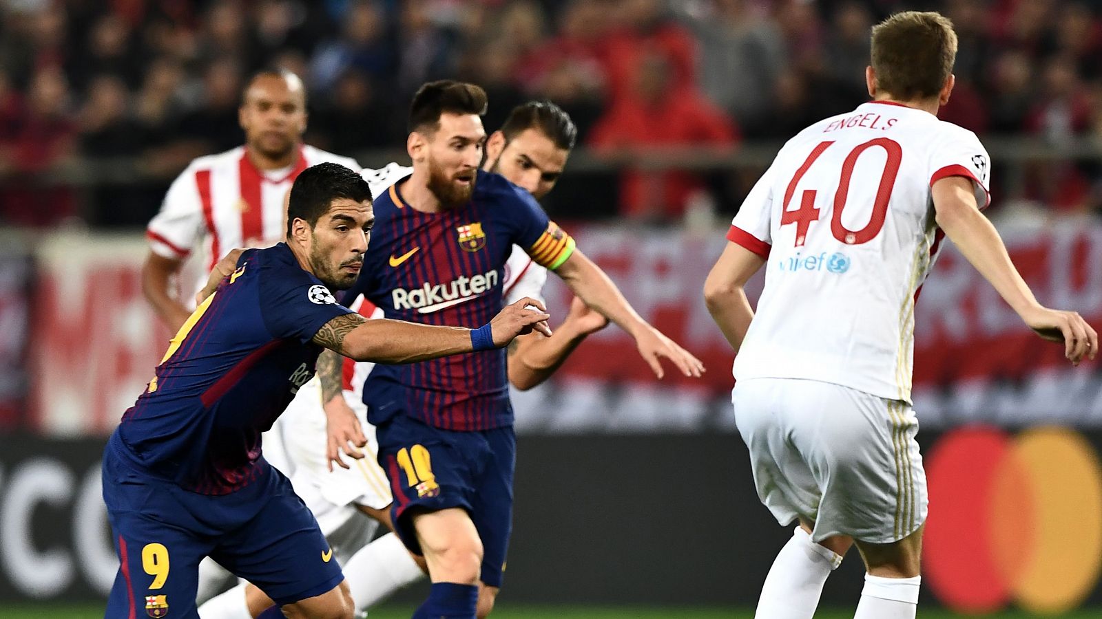 Suárez y Messi, en un momento del partido contra Olympiacos.