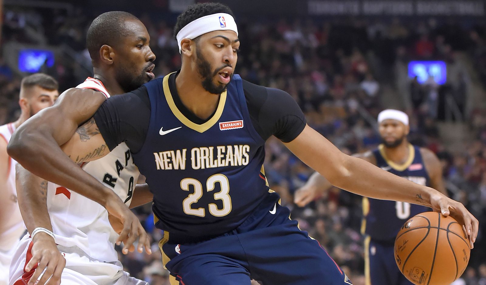 Ibaka brilla en victoria de los Raptors