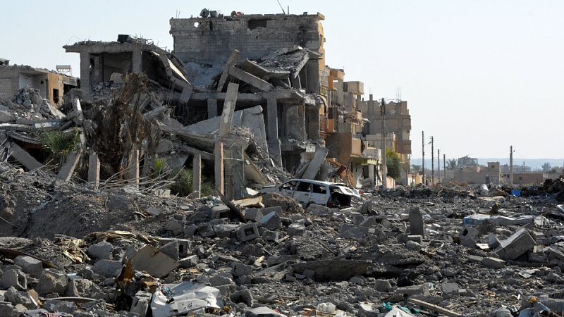 Devastación en la ciudad de Al Raqa (Archivo)