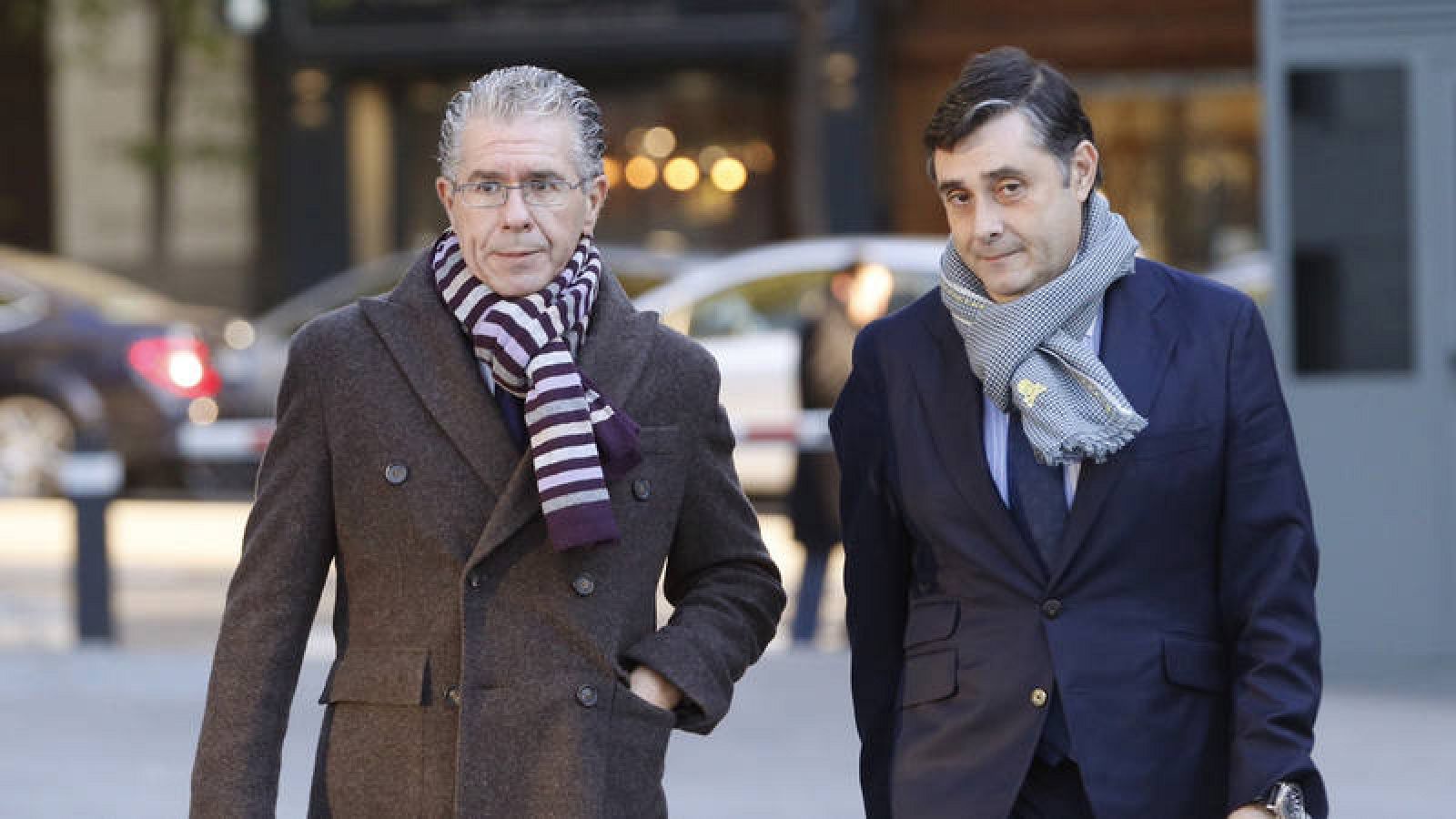 El ex secretario general del PP de Madrid Francisco Granados acompañado por su abogado Javier Vasallo 