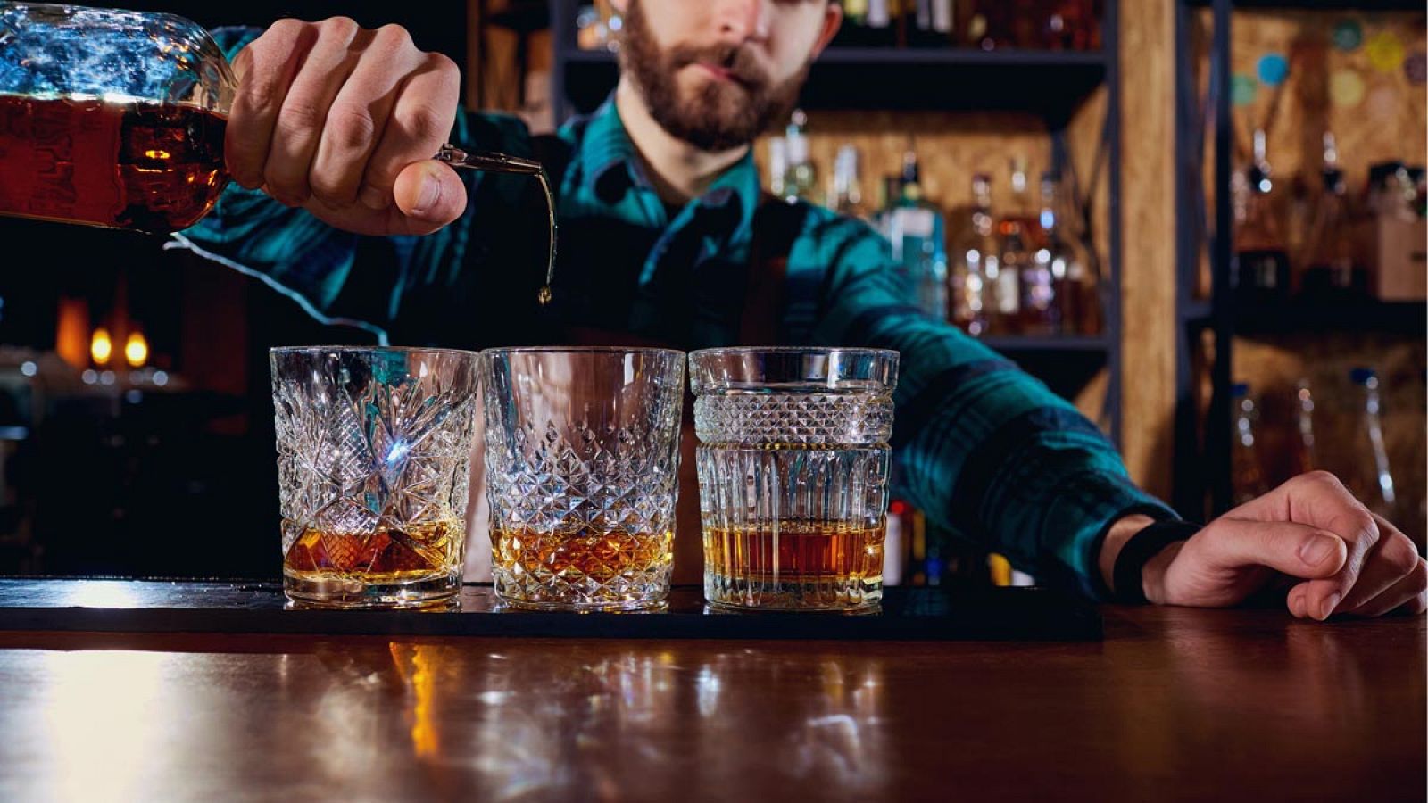 Un estudio ha analizado las diferentes emociones que se asocian al consumo de bebidas alcohólicas.