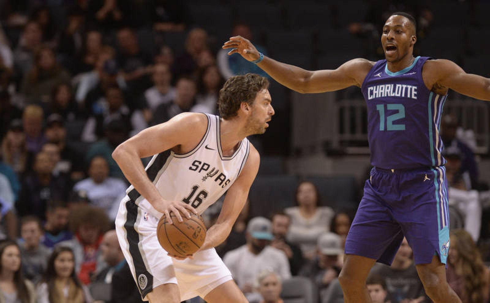 NBA: San Antonio Spurs vs Charlotte Hornets