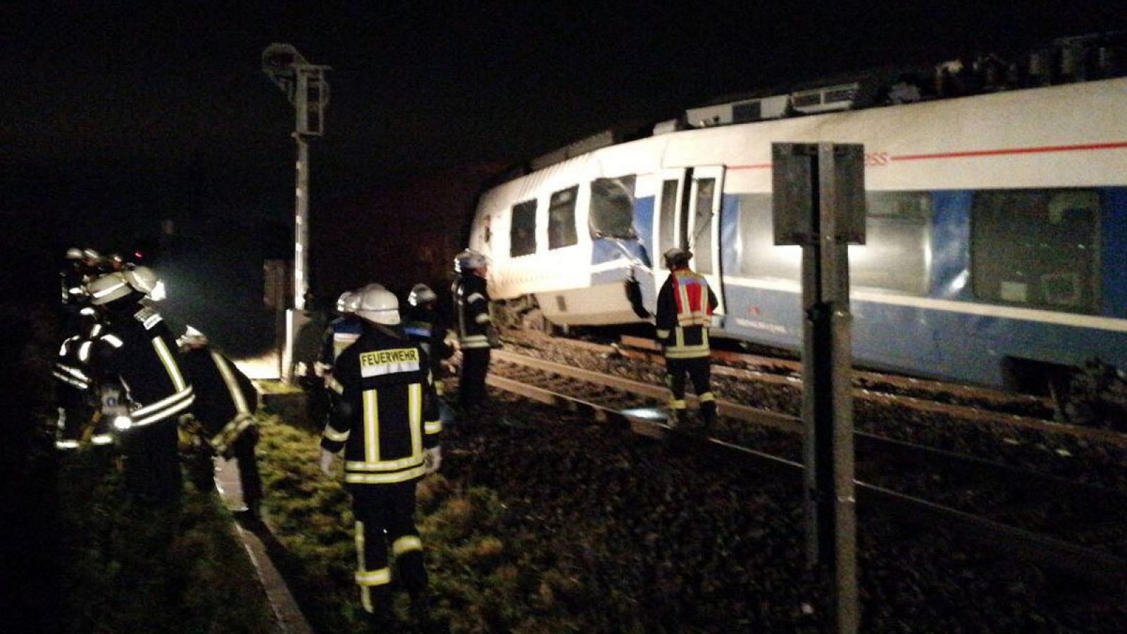 Al menos cinco personas han resultado heridas en un choque de trenes en Meerbusch, Alemania