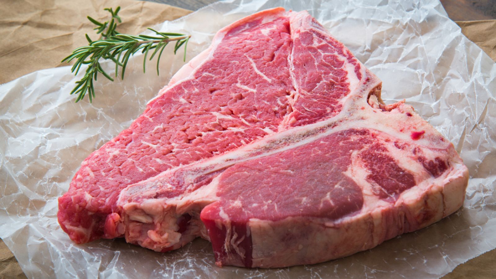 El consumo excesivo de carne roja supone un riesgo para la salud humana.