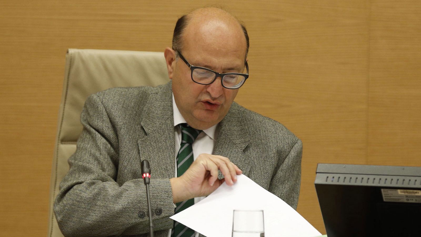 El presidente del Tribunal de Cuentas, Ramón Álvarez de Miranda, en una comparecencia en el Congreso.