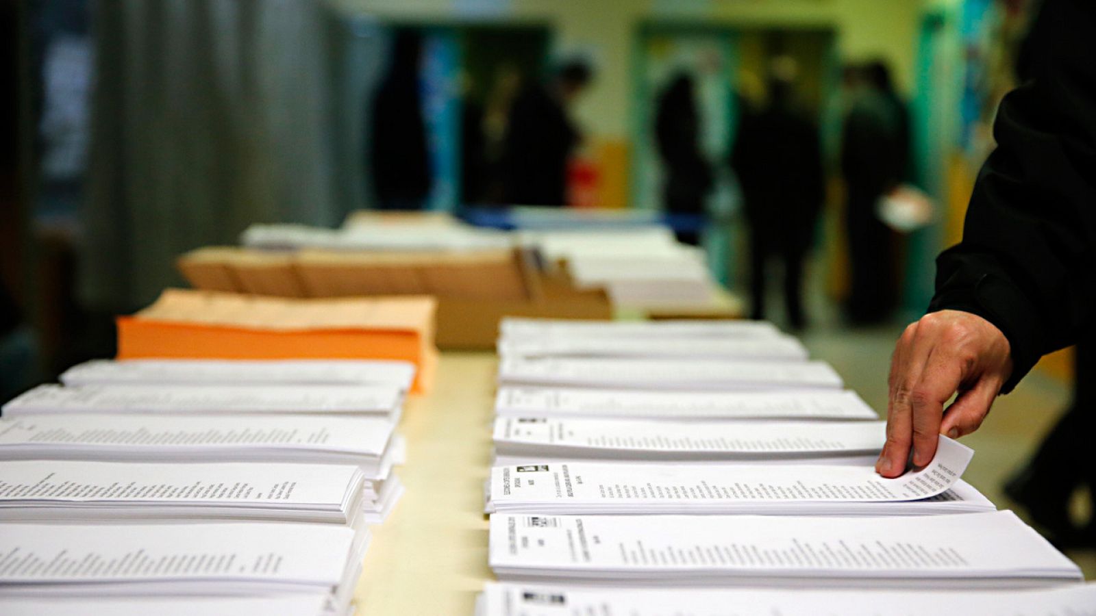 Papeletas de voto en unas elecciones generales