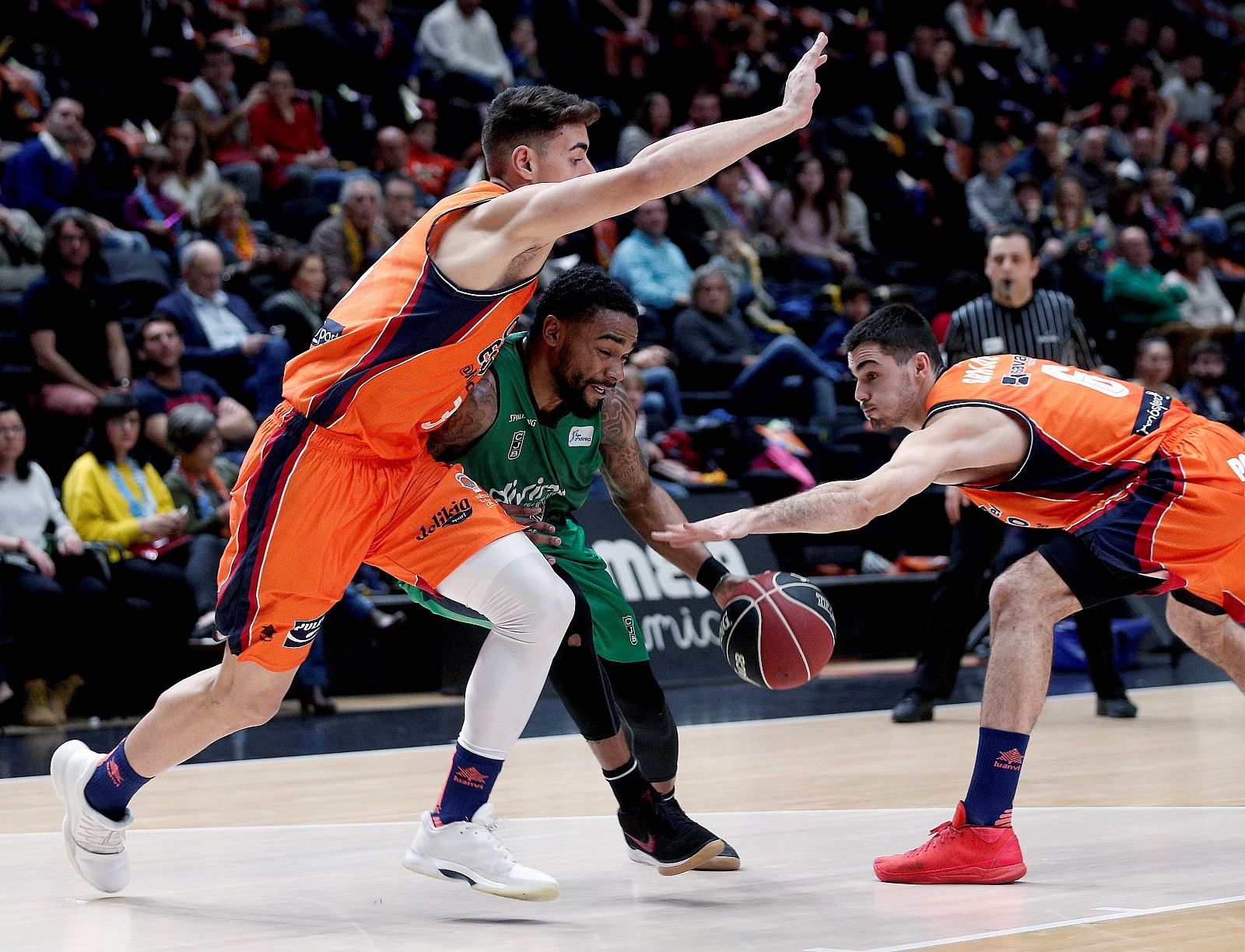 VALENCIA BASKET - DIVINA SEGUROS JOVENTUT