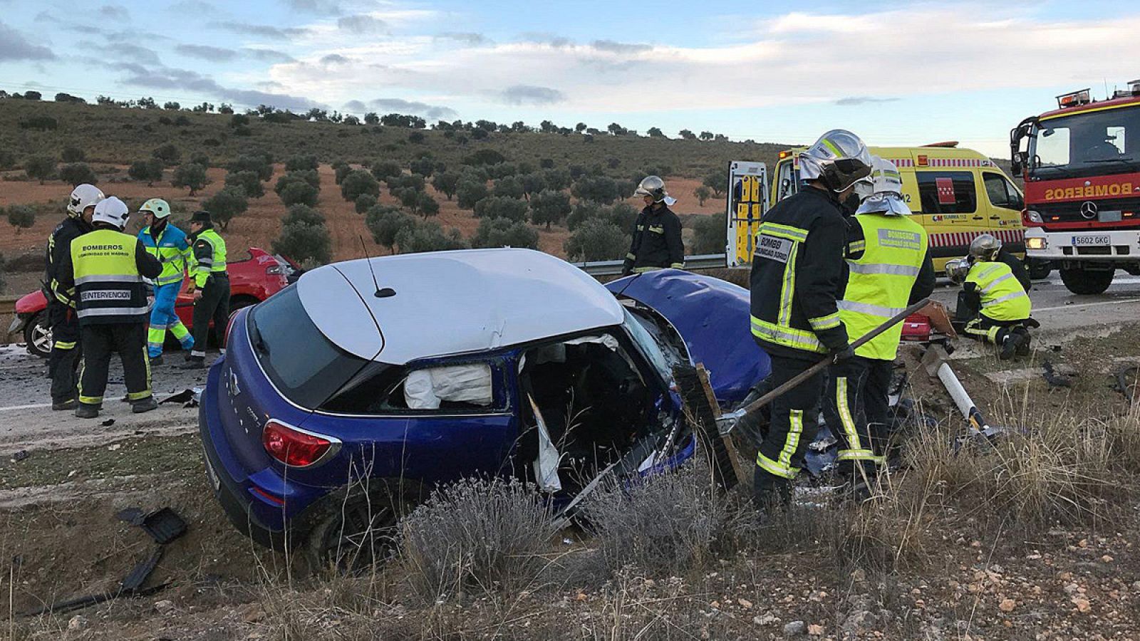 Fotografía de un accidente en Morata de Tajuña (Madrid), donde tres personas resultaron heridas