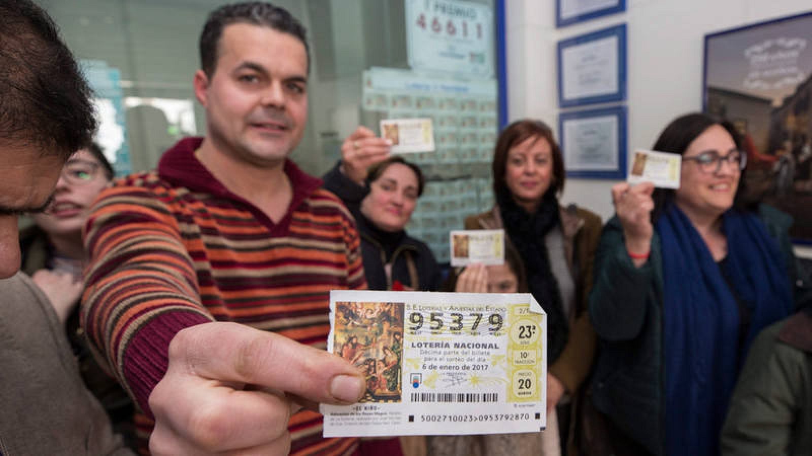 Varios agraciados con el segundo premio del sorteo del niño de 2017 el 95.379 