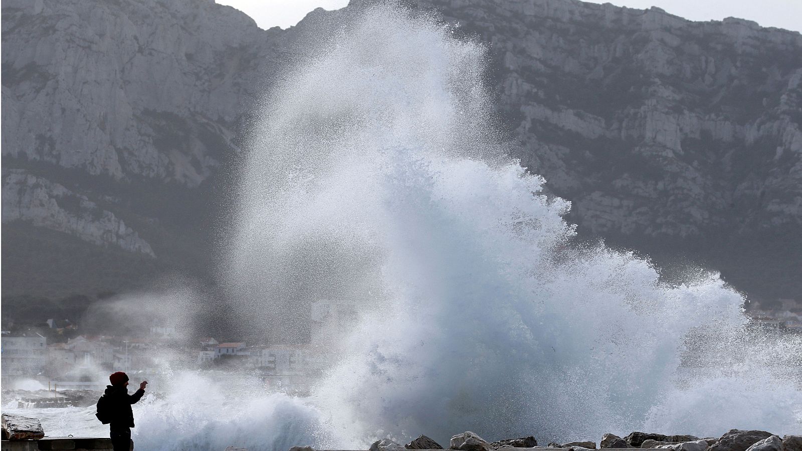 Cinco muertos y cerca de una treintena de heridos por el temporal 'Eleanor' en Francia