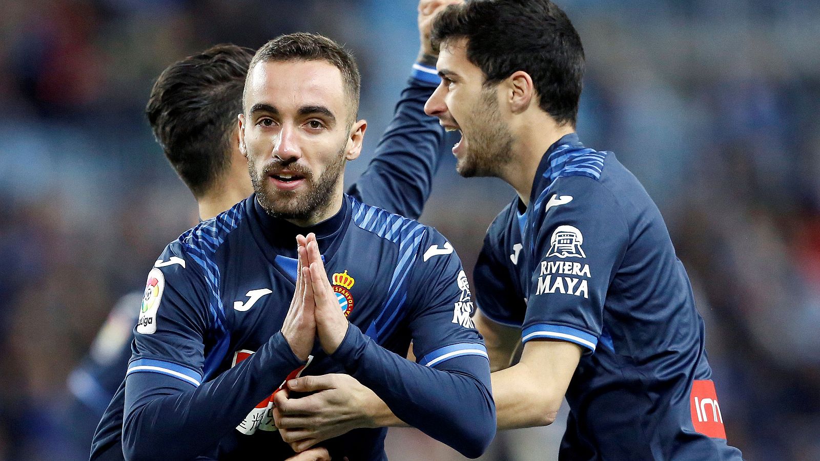 El centrocampista del RCD Espanyol Sergi Darder celebra su gol ante su exequipo, el Málaga.