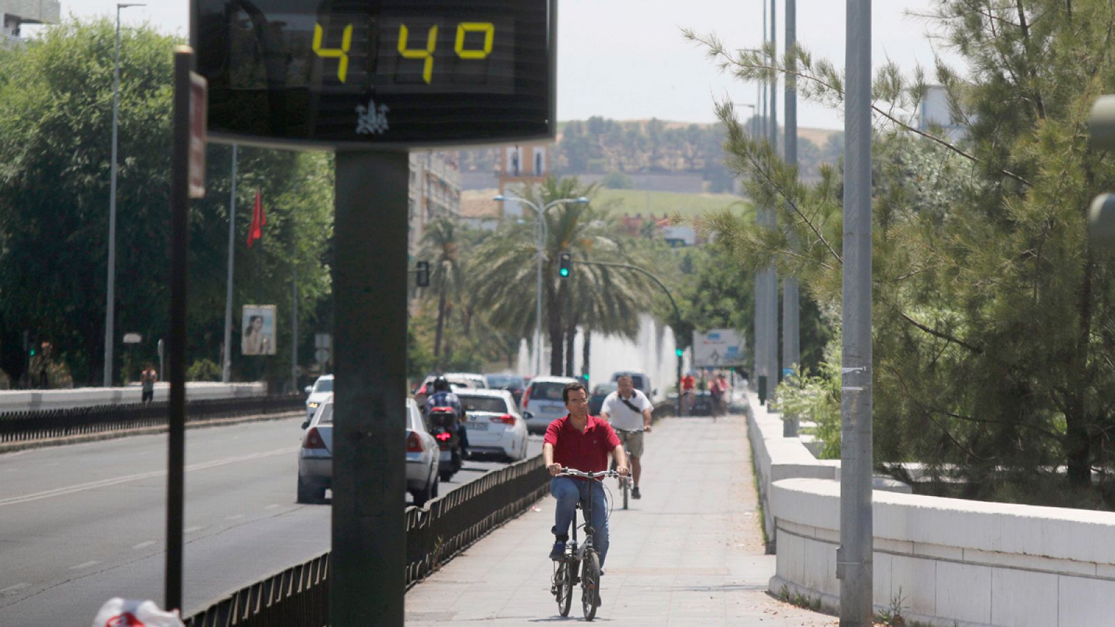 Detalle de un termómetro que marcó 44ºC en Córdoba durante la pasada ola de calor de junio.