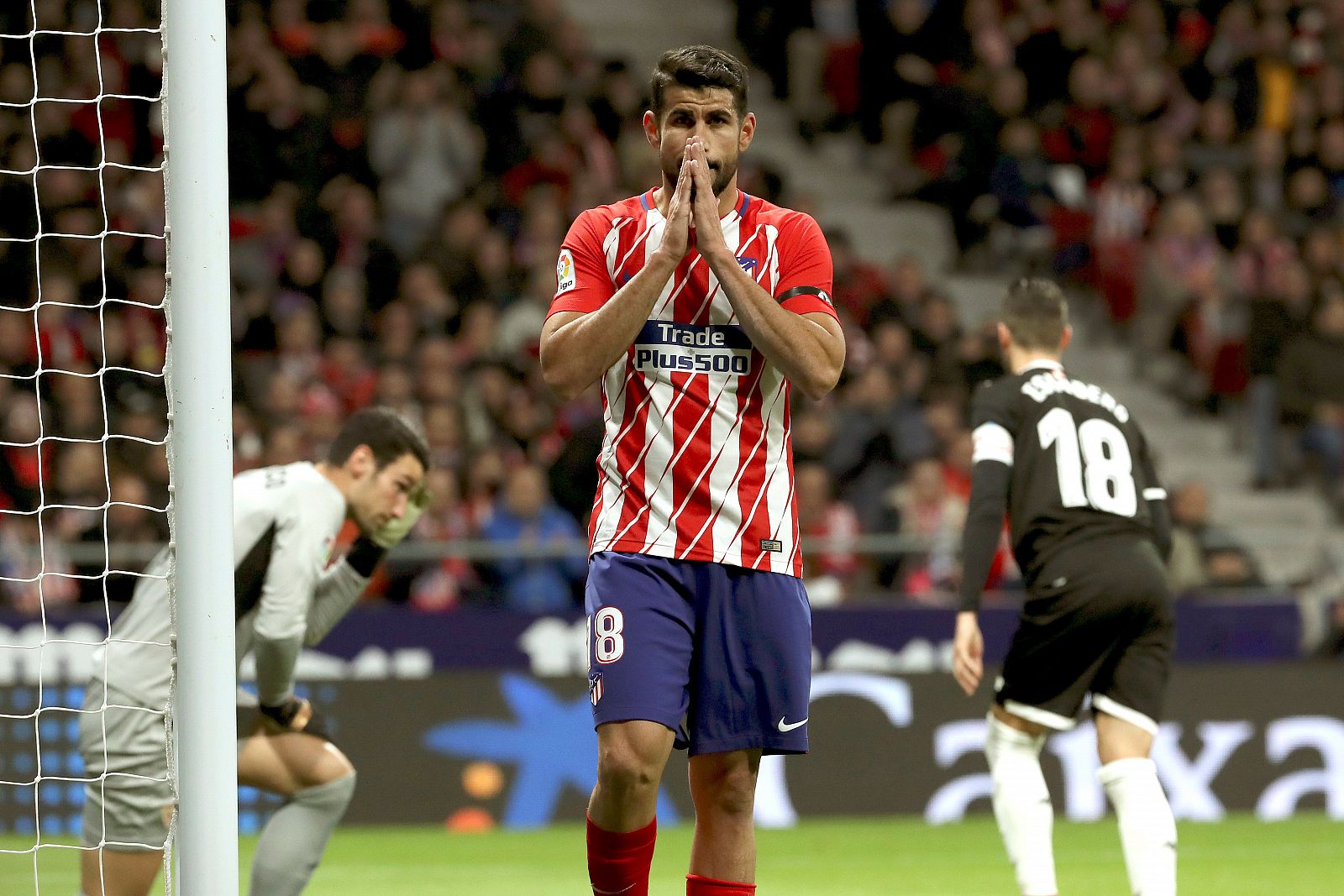 El delantero del Atlético de Madrid Diego Costa, durante el partido ante el Sevilla.