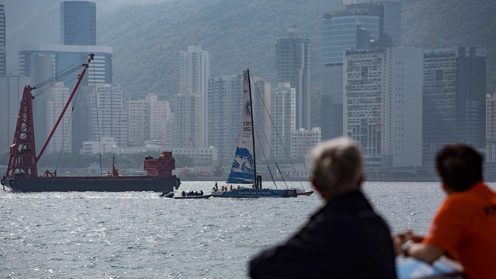 Un tripulante de un pesquero fallece tras una colisión con un barco de la Volvo Ocean Race