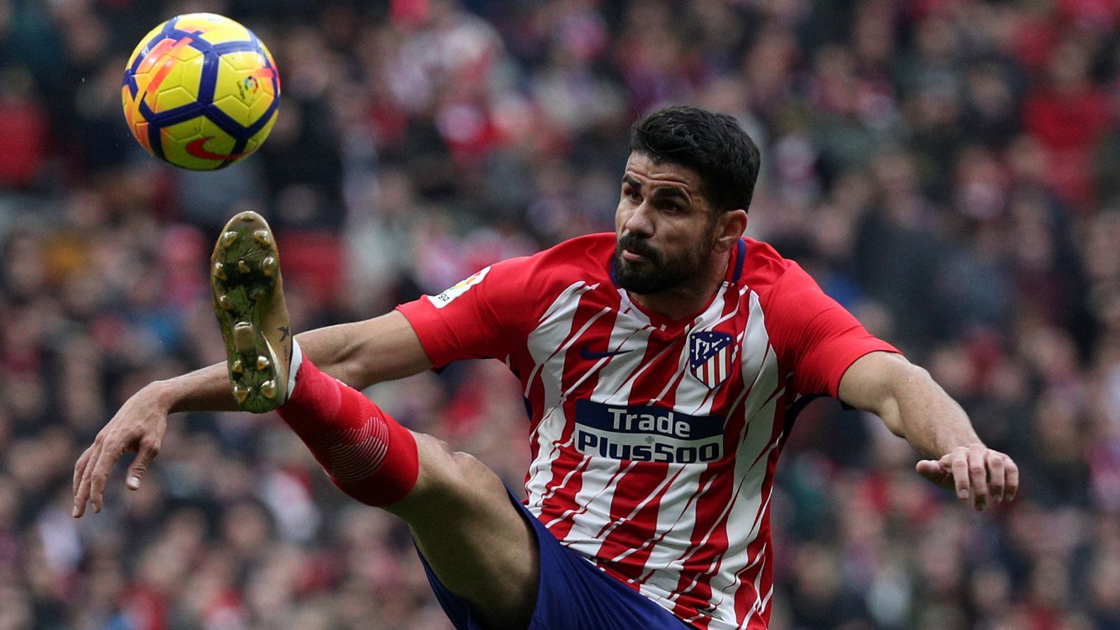 Diego Costa sufre una elongación muscular y es duda para Sevilla