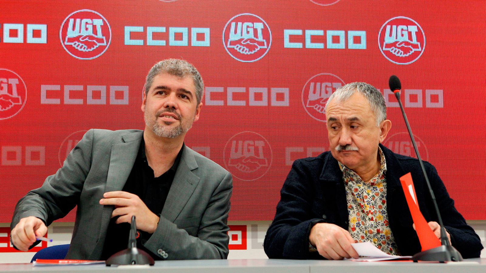 Los secretarios generales de CCOO y UGT, Unai Sordo y Pepe Álvarez en rueda de prensa