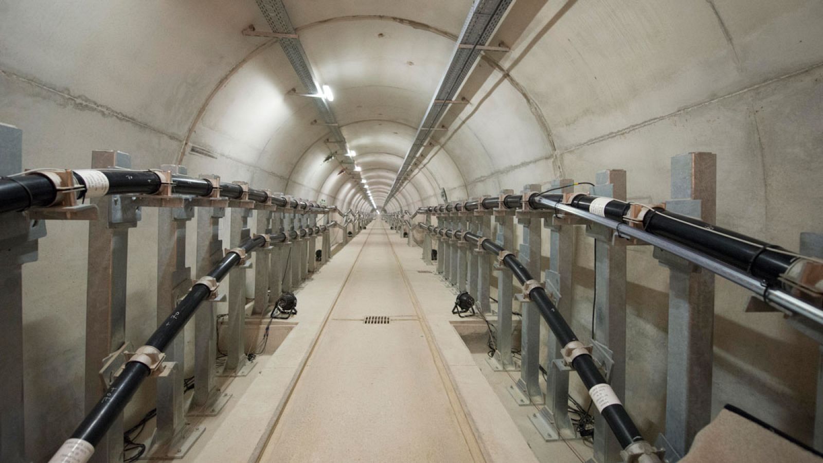 Interior del túnel de interconexión entre España y Francia por debajo del Golfo de Bizkaia