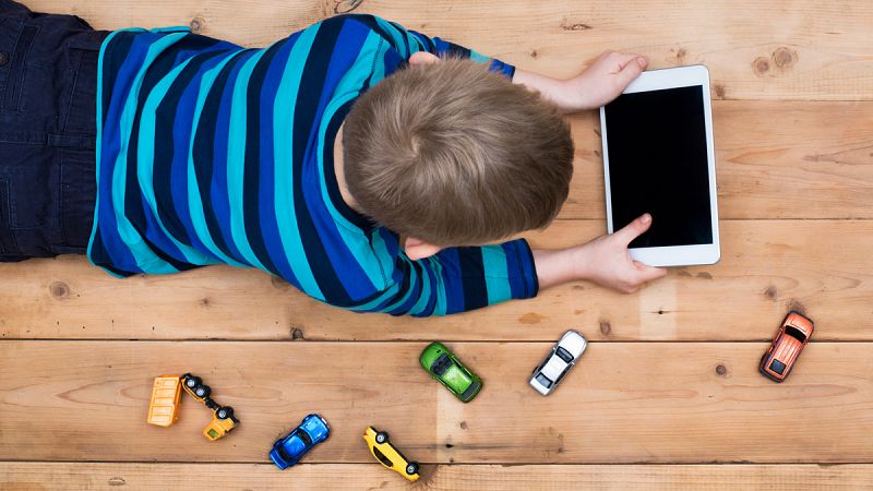 Los niños "no tienen la edad suficiente para navegar por las complejidades de las relaciones en línea", dicen los expertos.