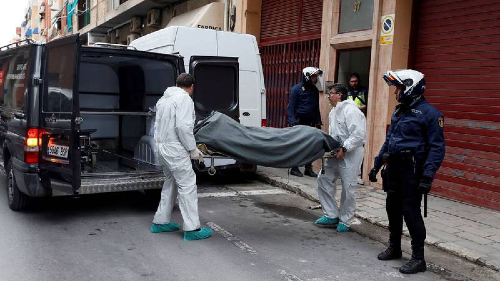 Un menor de 14 años mata de una puñalada a su hermano de 19 en Alicante -  