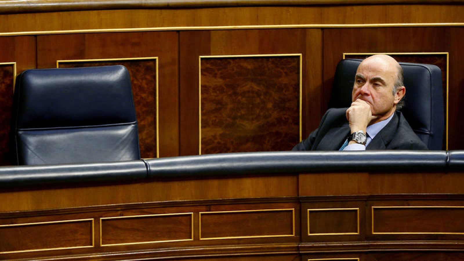 El Ministro de Economía, Luis de Guindos, en el Congreso de Diputados 
