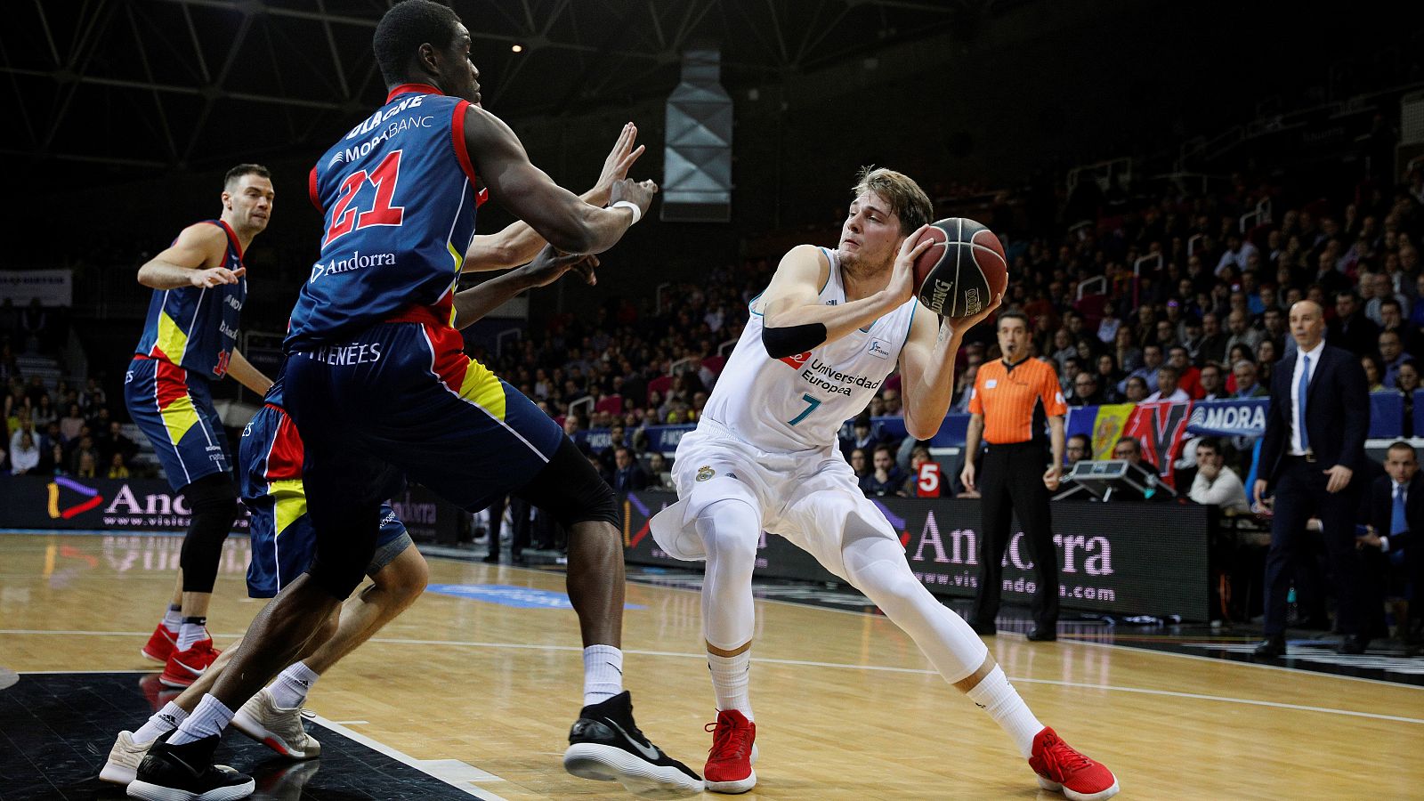 Luka Doncic, en un partido entre el Real Madrid y el MoraBanc Andorra.