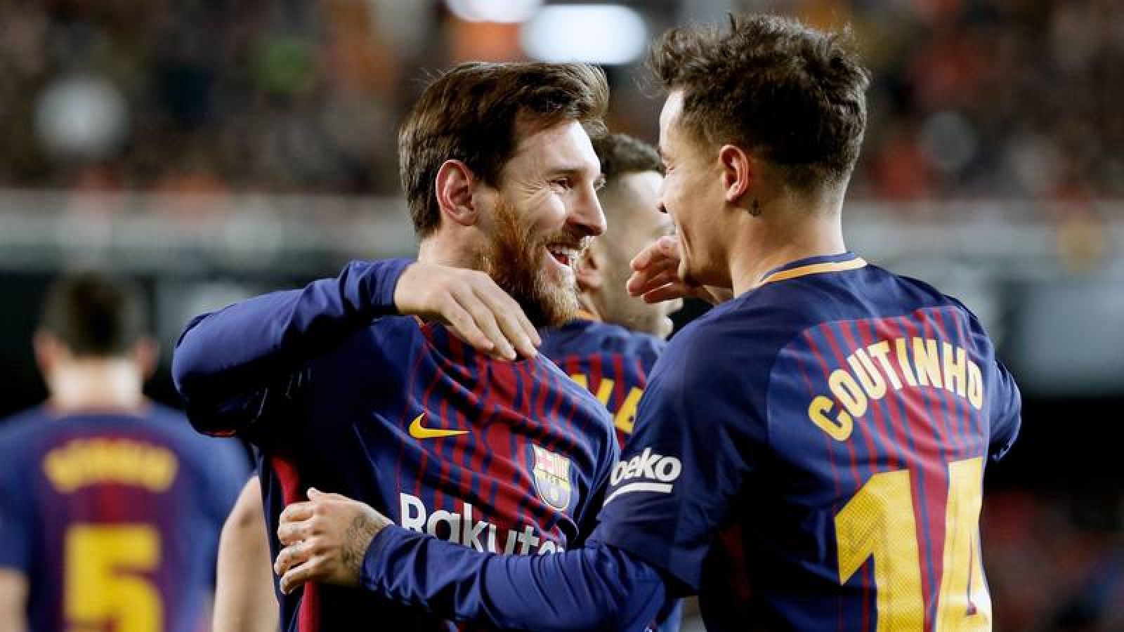 Coutinho y Rakitic llevan al Barça a otra final