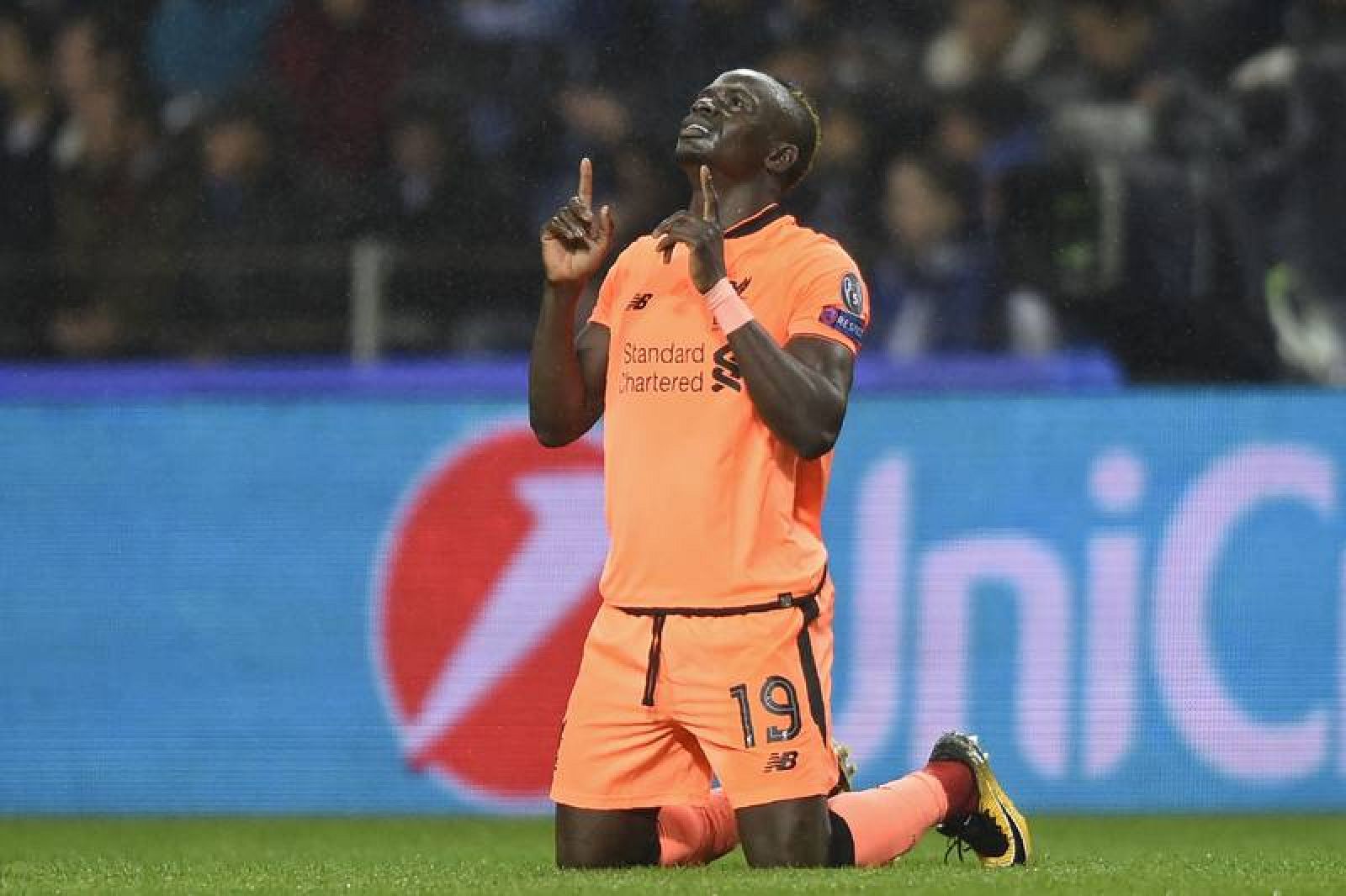 El senegalés del Liverpool Sadio Mane celebra el primer tanto anotado ante el Oporto.