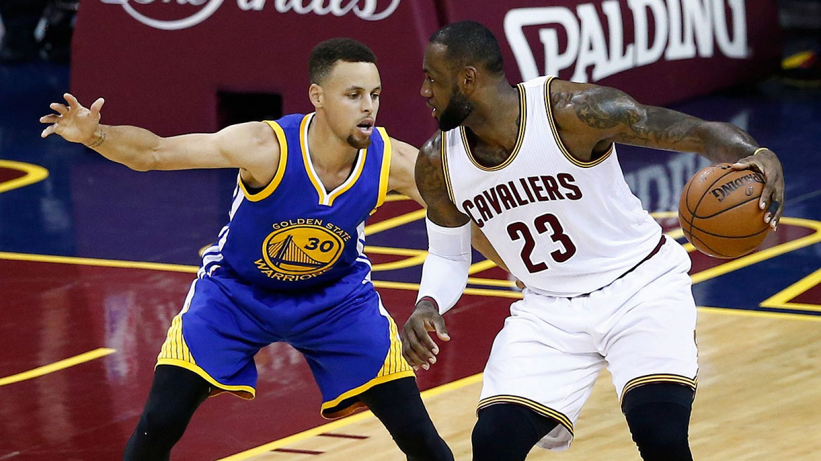 Stephen Curry y LeBron James capitanean los equipos del All-Star de la NBA