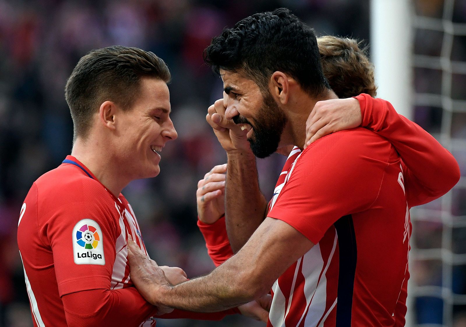 Diego Costa y Gameiro celebran el gol del delantero ante el Athletic.