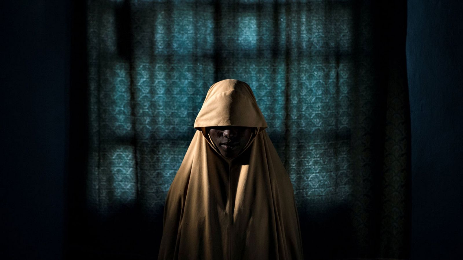 Fotografía de una de las niñas de Chibok tras su liberación, por la que Adam Ferguson ha sido nominado al World Press Photo de este año.