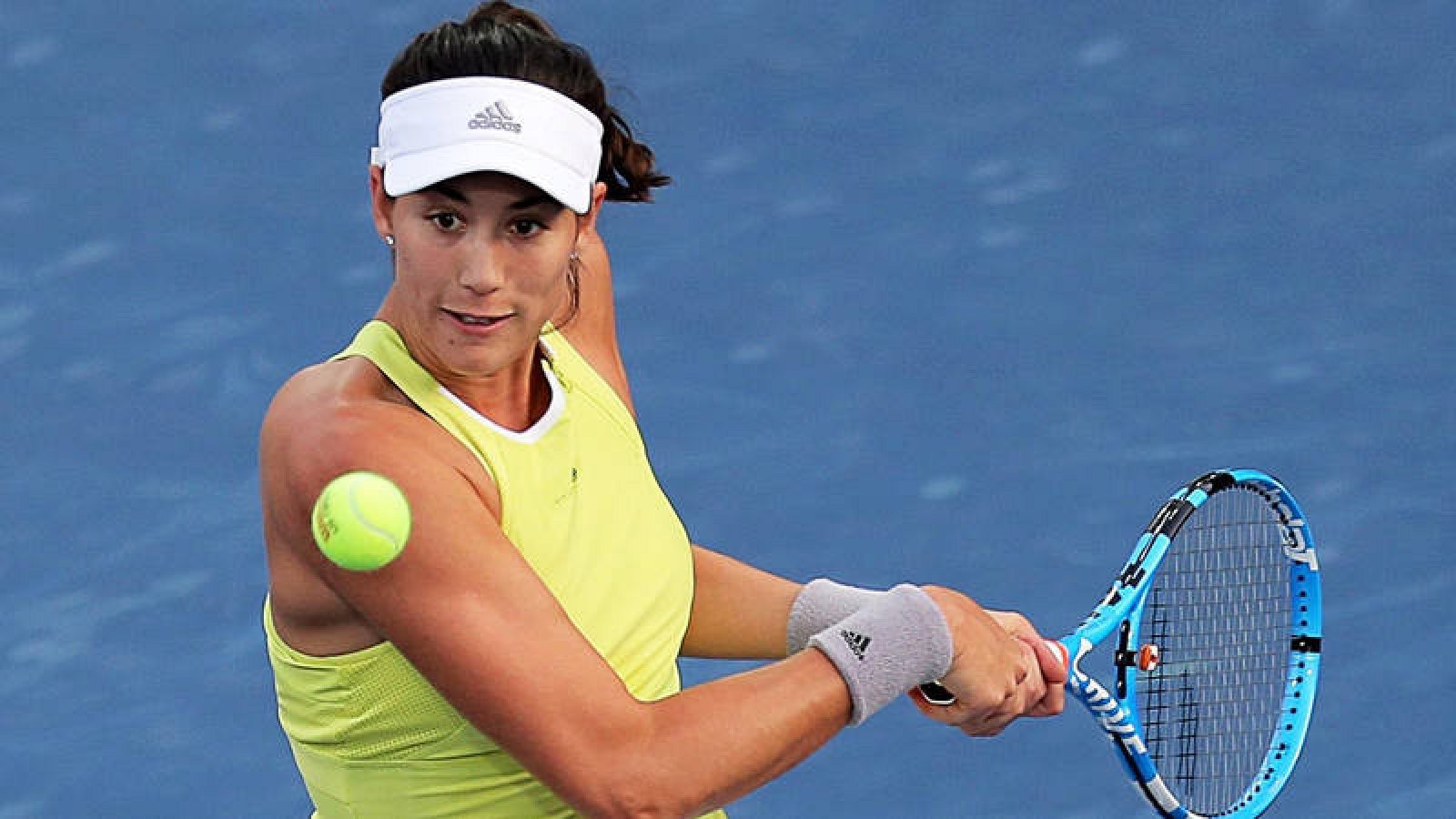 Garbiñe Muguruza devuelve una bola en su partido contra Daria Kasatkina.