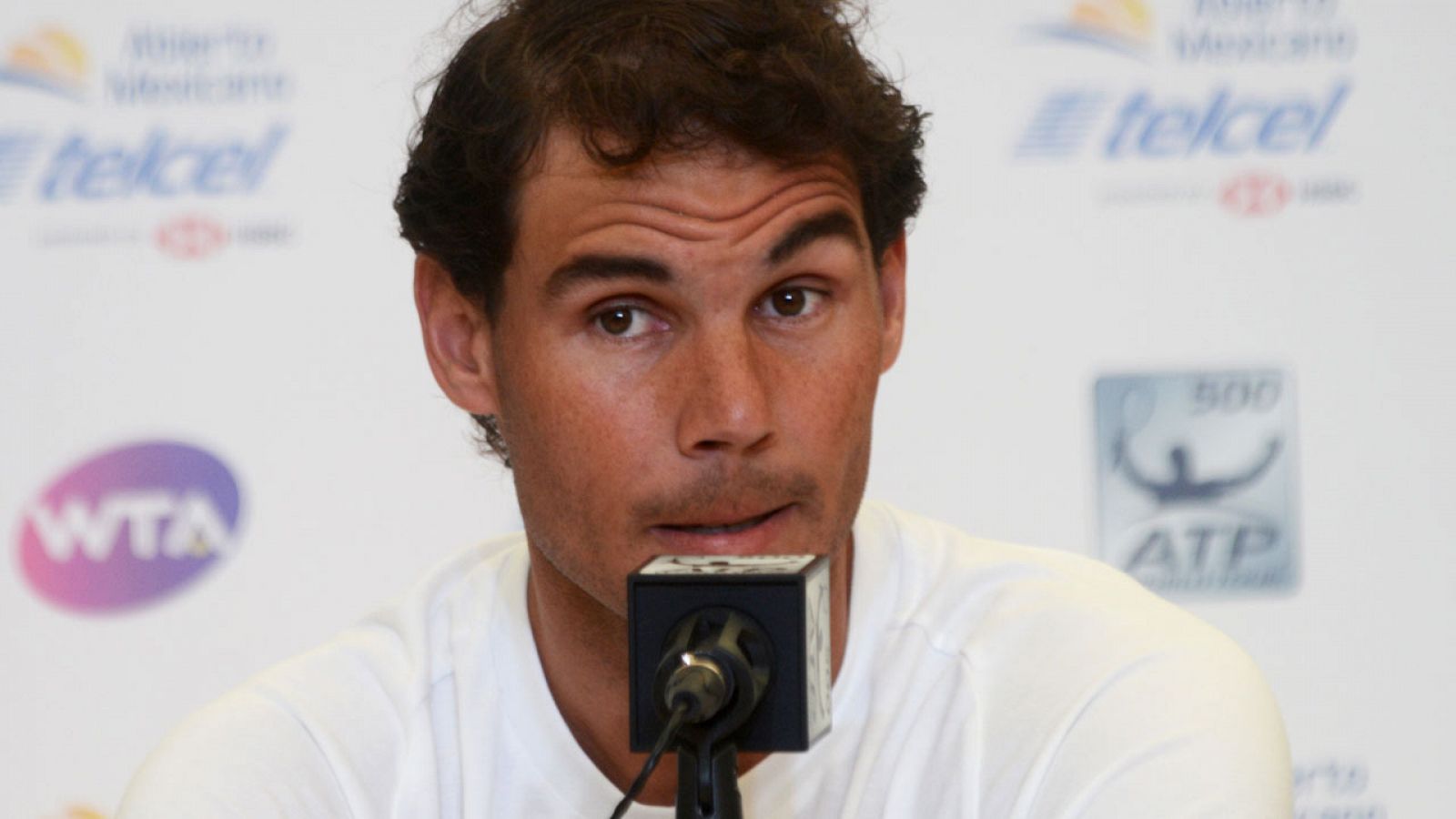 Rafa Nadal se resiente de su lesión y abandona el torneo de Acapulco