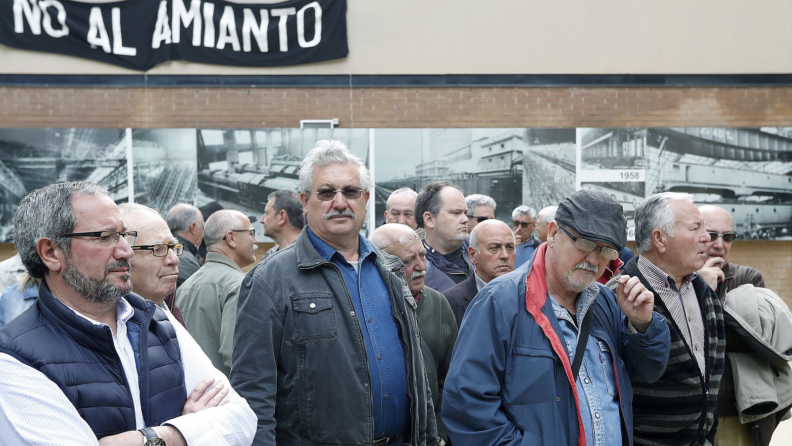 Ex trabajadores de la empresa Macosa (Barcelona), inauguran el Espacio Macosa para recordar la lucha de los trabajadores.